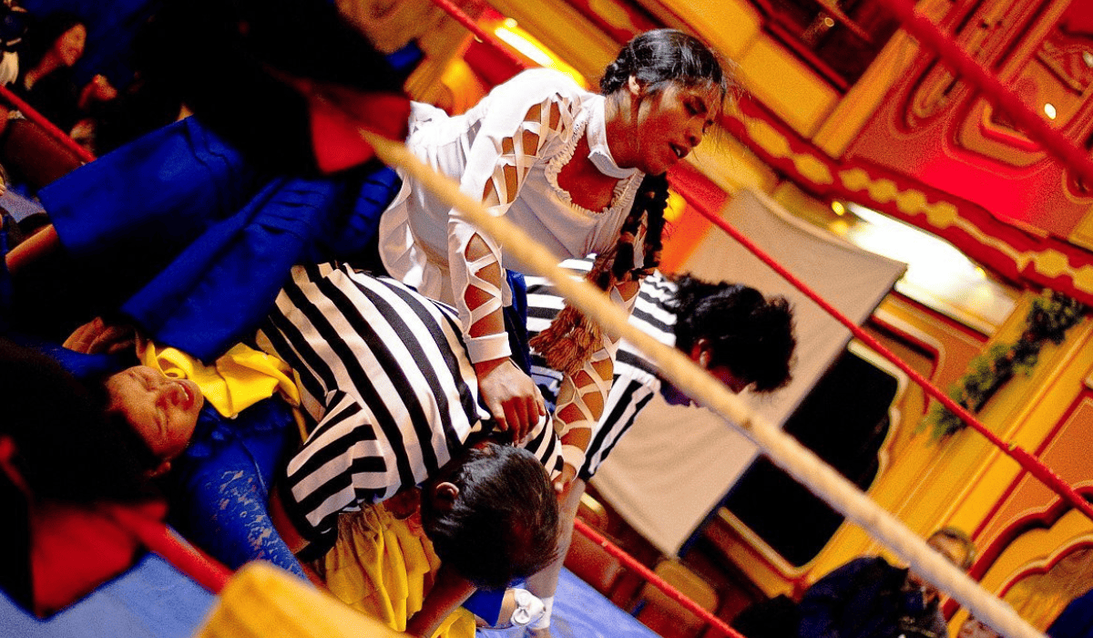 ¡Vive la emoción del Cholitas Wrestling en La Paz!