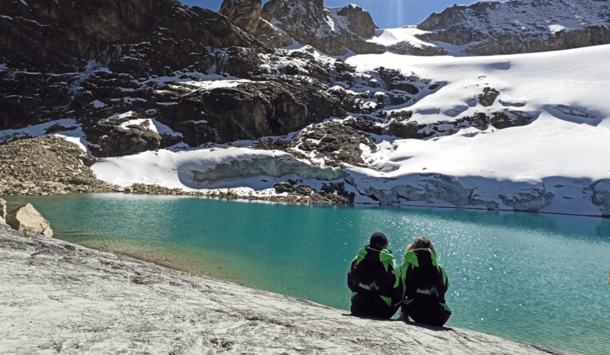 Charquini Full Day: paisajes andinos, laguna esmeralda y glaciar