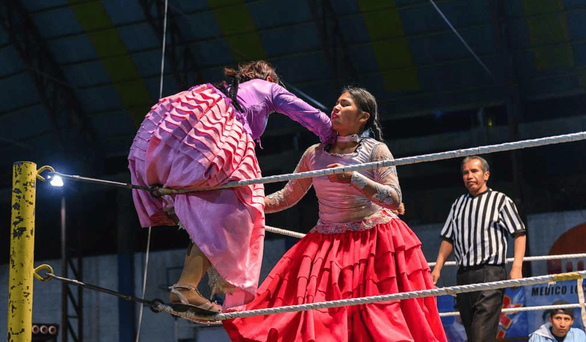 ¡Vive la emoción del Cholitas Wrestling en La Paz!